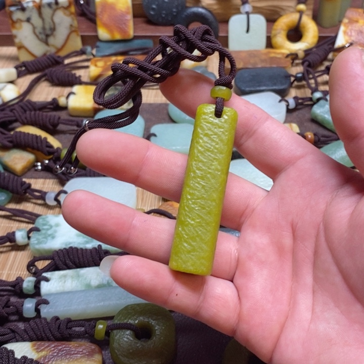 蛇纹石玉挂件未镶嵌C**Y