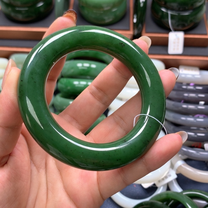 【闪购商品】未镶嵌手镯和田玉（碧玉）