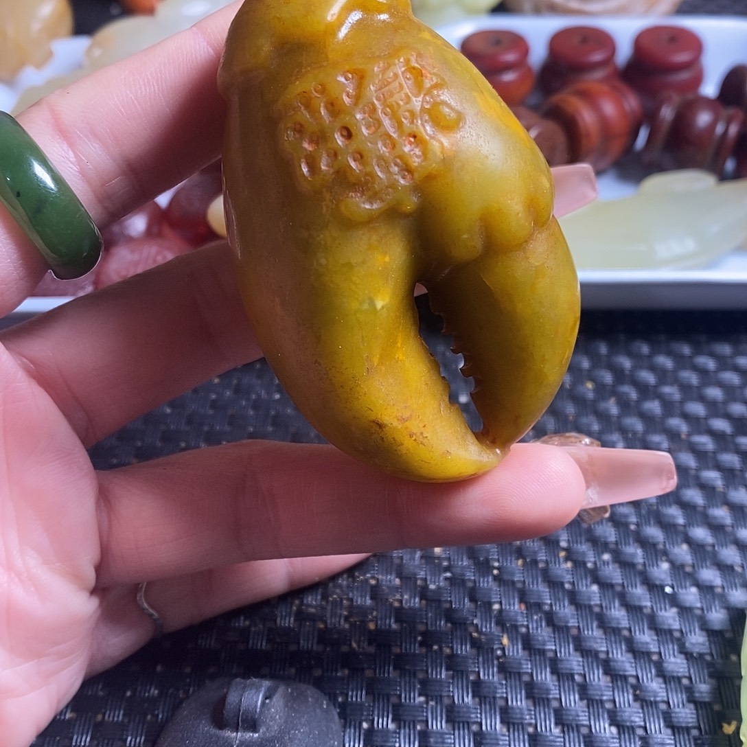 岫玉未镶嵌珠宝奇石