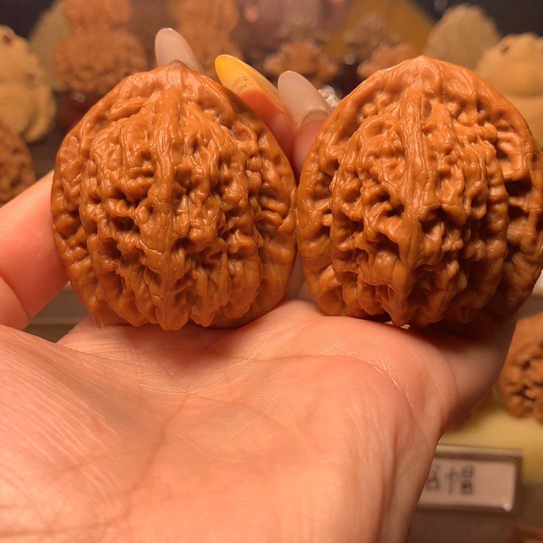 茼***蒿文玩核桃吊坠大金公子45全品
