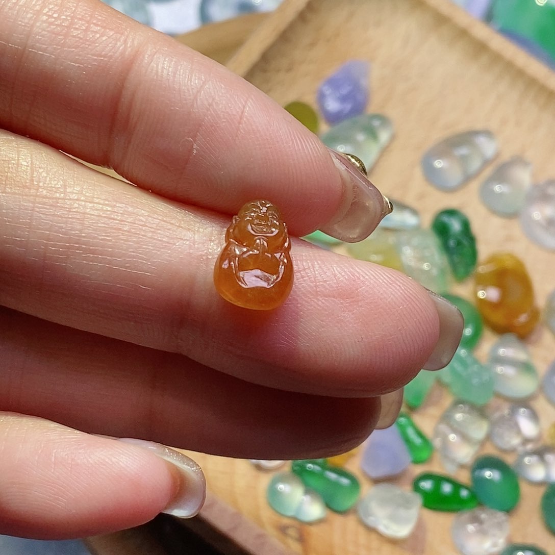 翡翠颈饰未镶嵌?***~翡翠