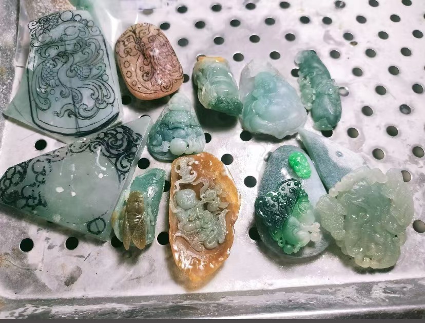 A货翡翠手串珠子全尺寸