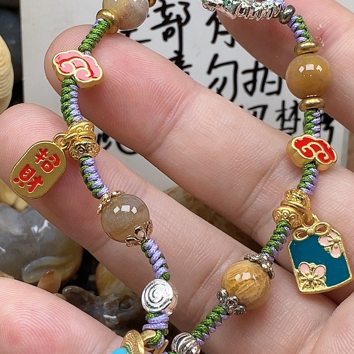 颈饰未镶嵌硅化珊瑚（珊瑚玉）