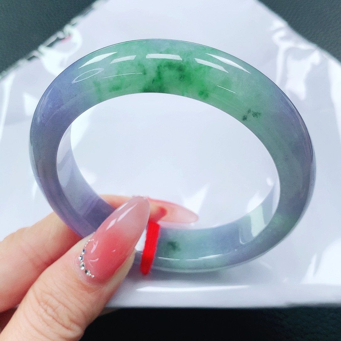 翡翠手镯未镶嵌53圈