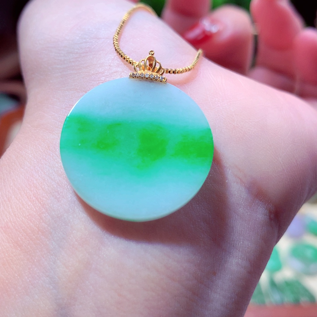 翡翠吊坠(不含链)18K金镶嵌