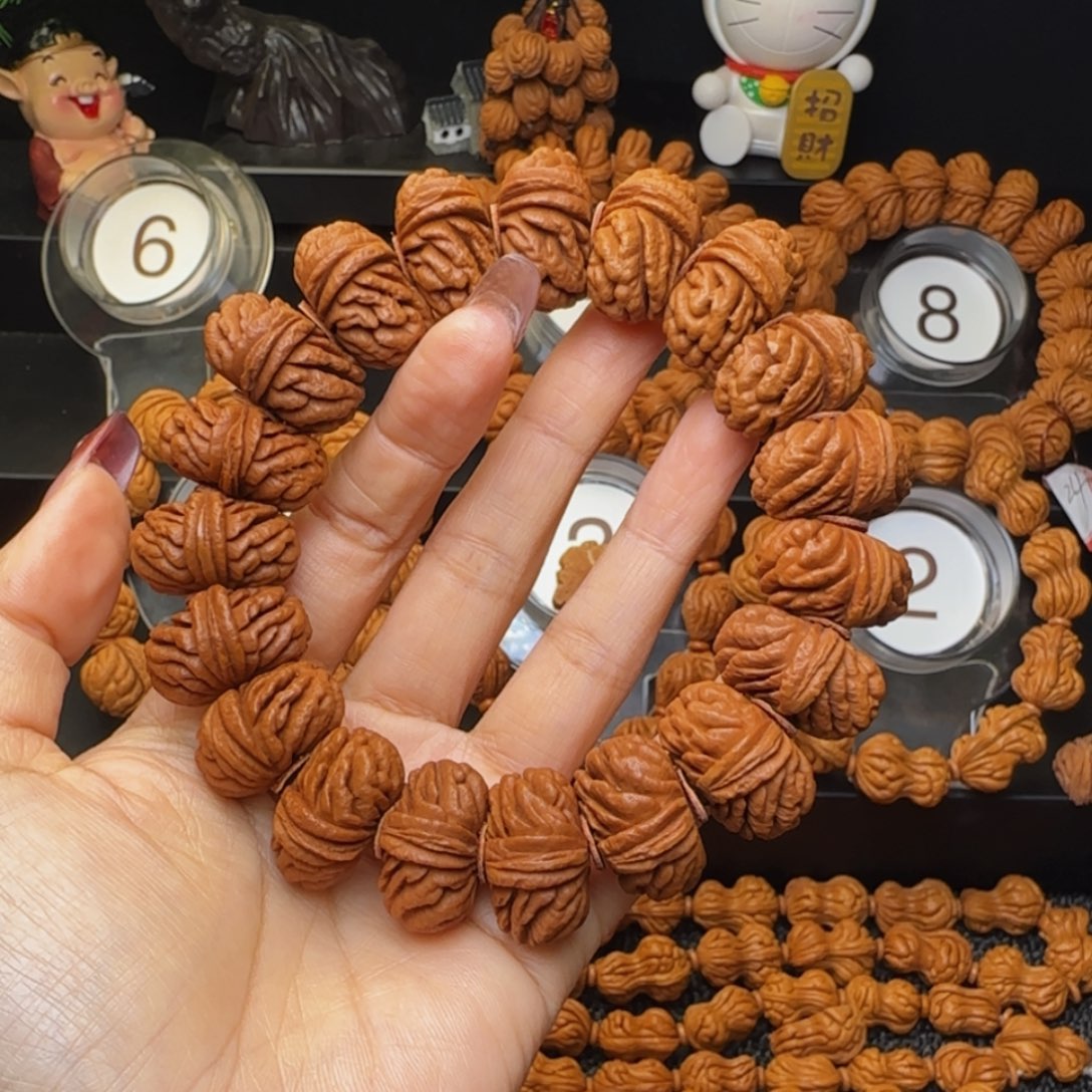 静***3吊坠桃核刺龙纹手串