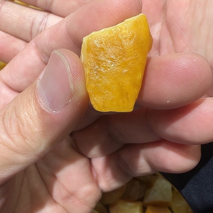 定制琥珀未镶嵌蜜蜡