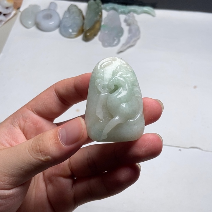 颈饰未镶嵌翡翠马牌11