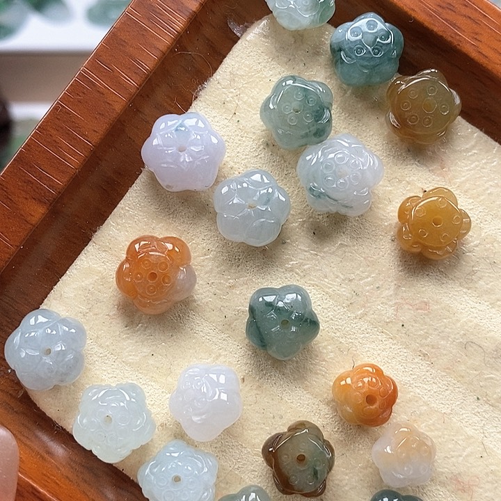 翡翠未镶嵌颈饰一个55