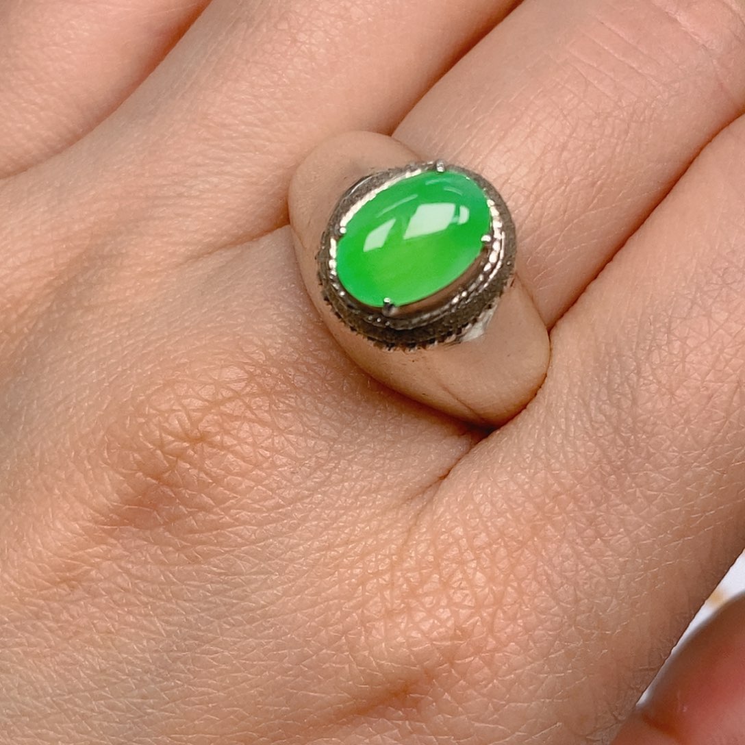 翡翠戒指未镶嵌翡翠