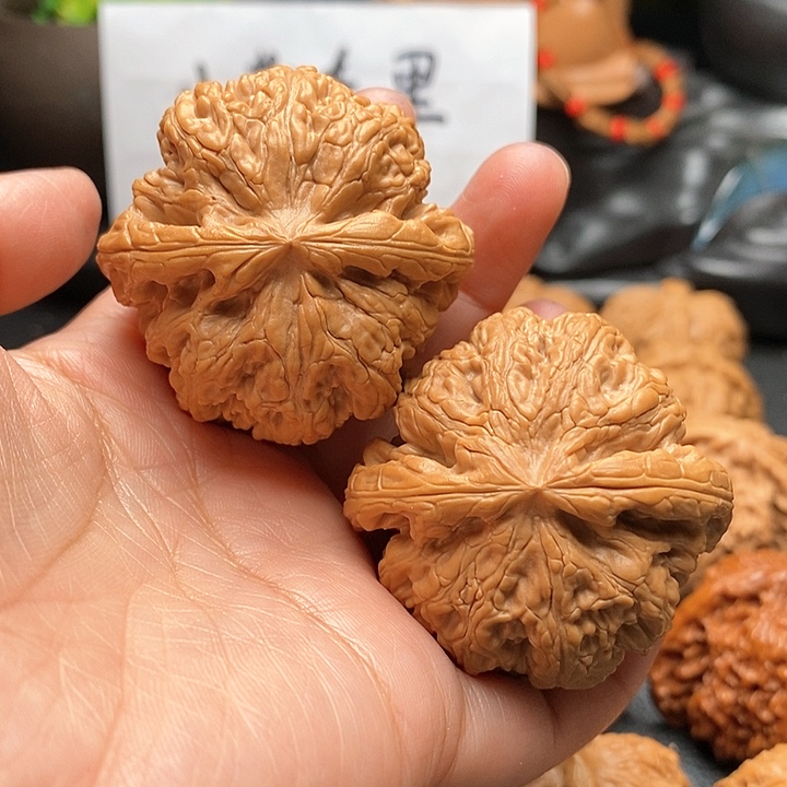 文玩核桃吊坠白*.球筋47尺