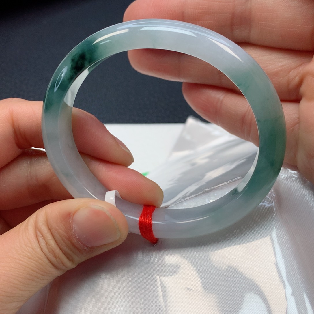 翡翠手镯未镶嵌56圈贵妃