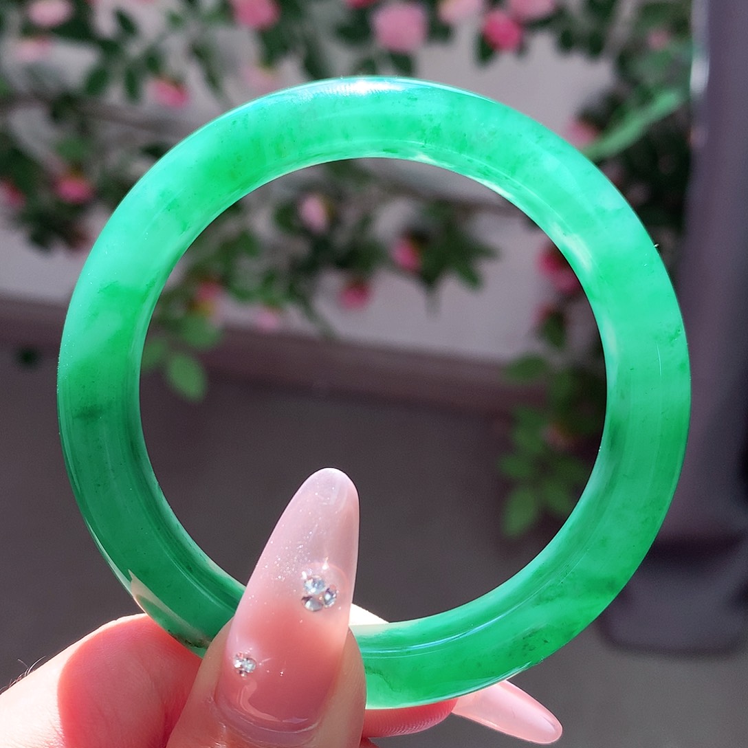 石英质玉手镯未镶嵌