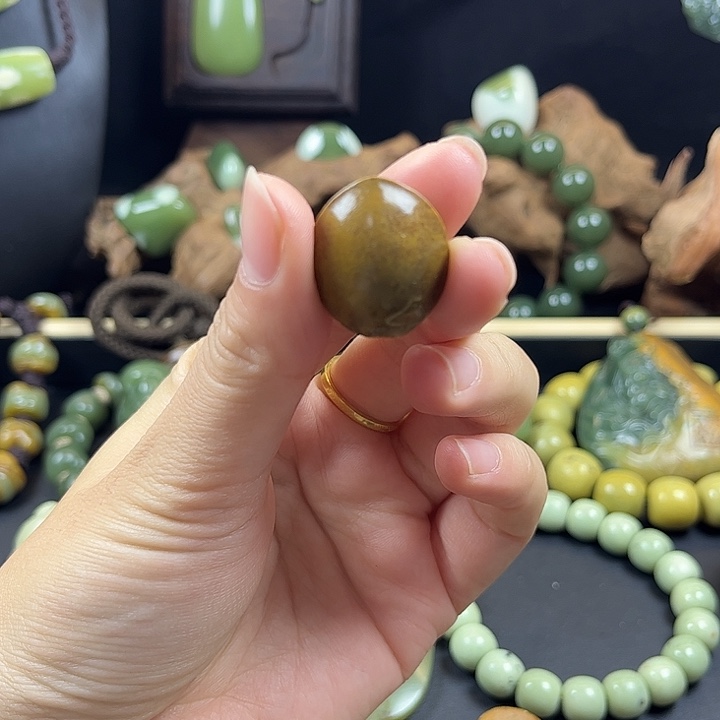 岫岩河磨玉（透闪石质玉）未镶嵌手链