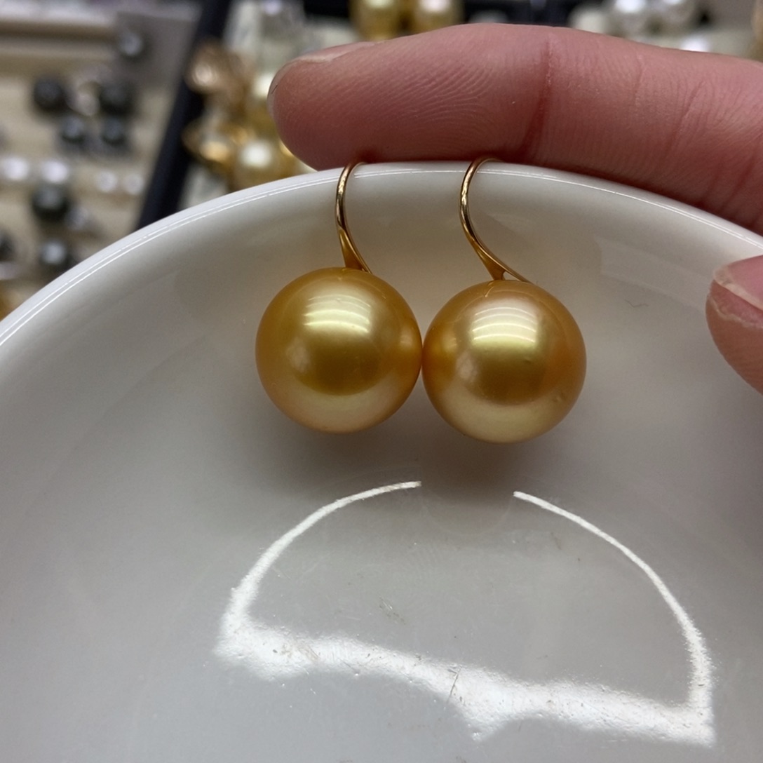 海水珍珠耳饰18K金镶嵌