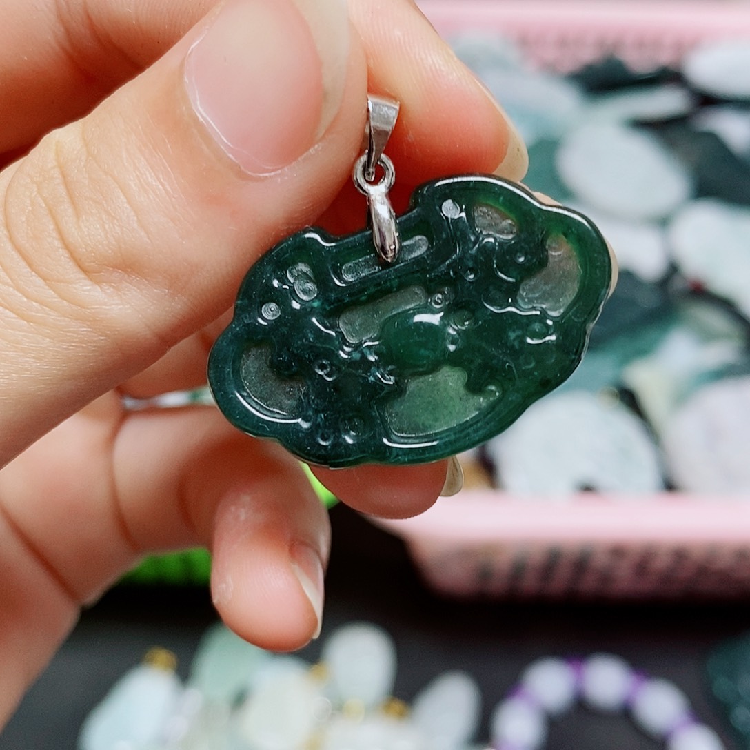 翡翠未镶嵌颈饰纯天然