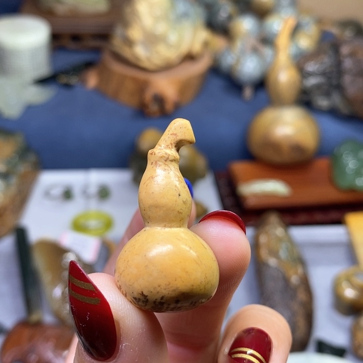 岫岩河磨玉（透闪石质玉）葫芦未镶嵌