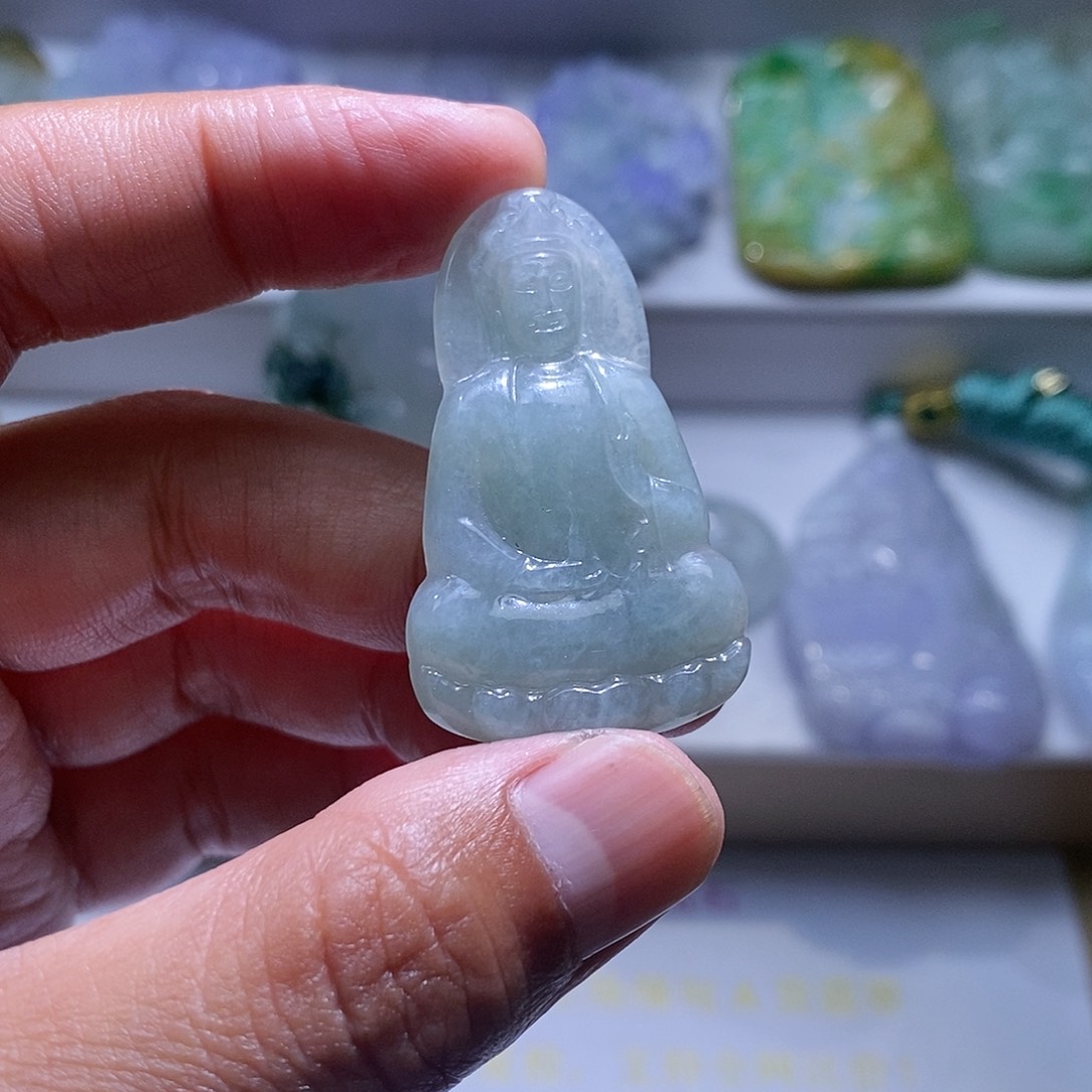 【闪购商品】翡翠颈饰未镶嵌观音