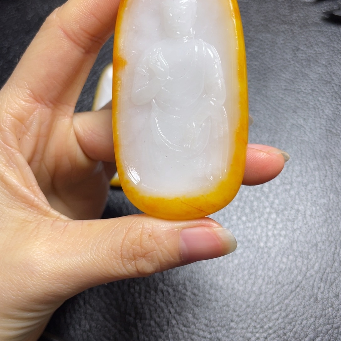 勇***哥和田玉未镶嵌颈饰