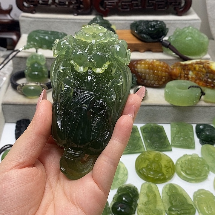 未镶嵌岫玉手把件