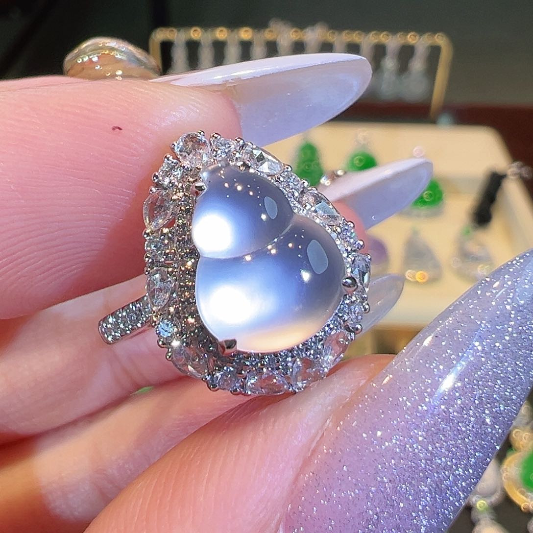 翡翠戒指18K金镶嵌翡翠