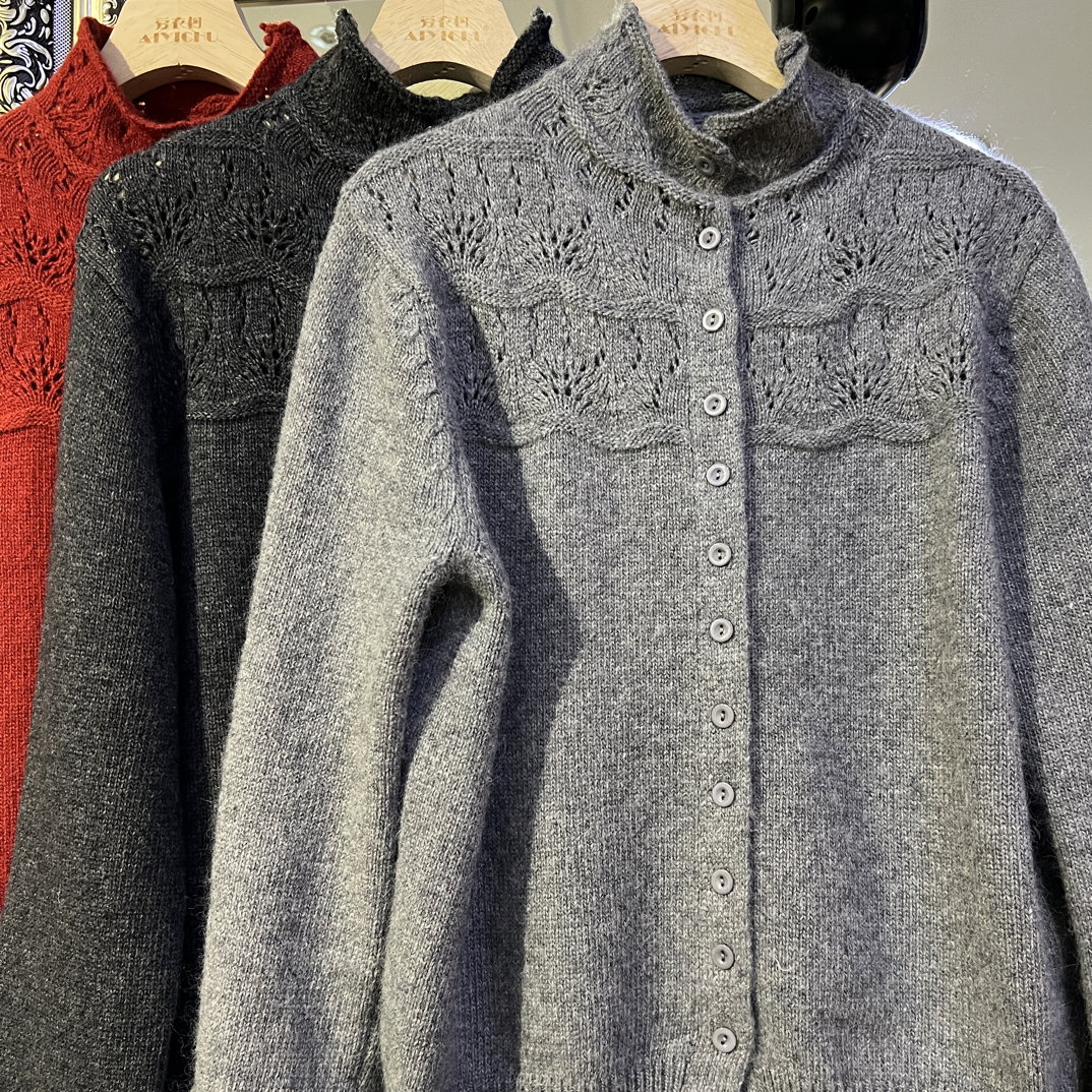 ［爱衣橱女装］蜜熊绒立体袖花珠片针织开衫慵懒风显瘦针织