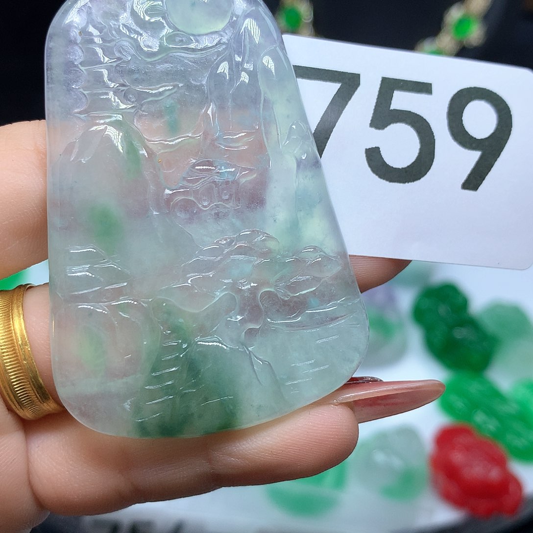 翡翠吊坠(赠链)未镶嵌