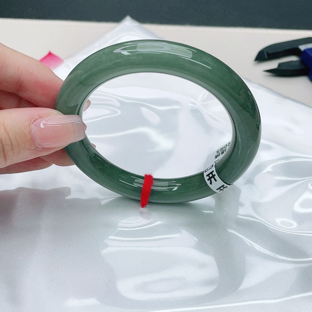 翡翠手镯未镶嵌圆57,5