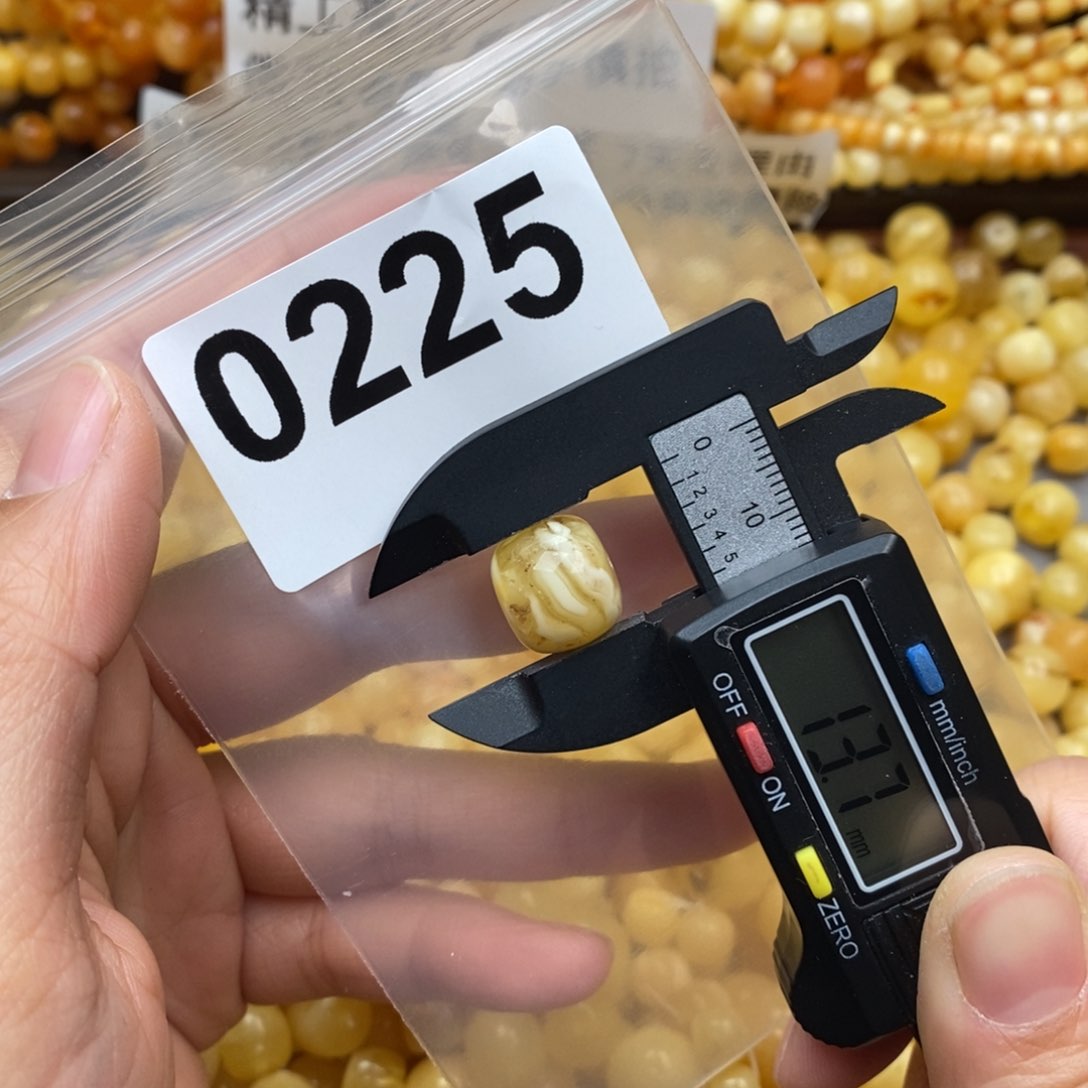 蜜蜡珠宝奇石未镶嵌