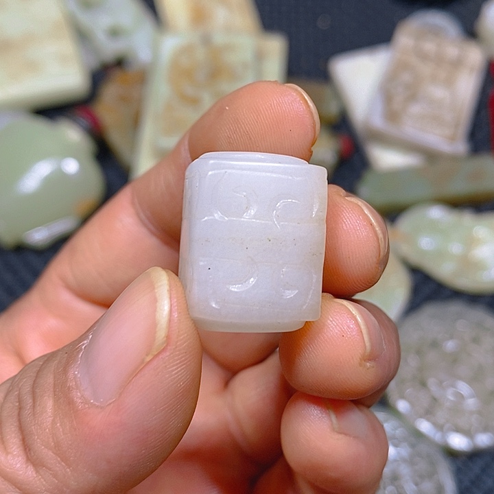 未镶嵌手链和田玉（糖玉）战*红