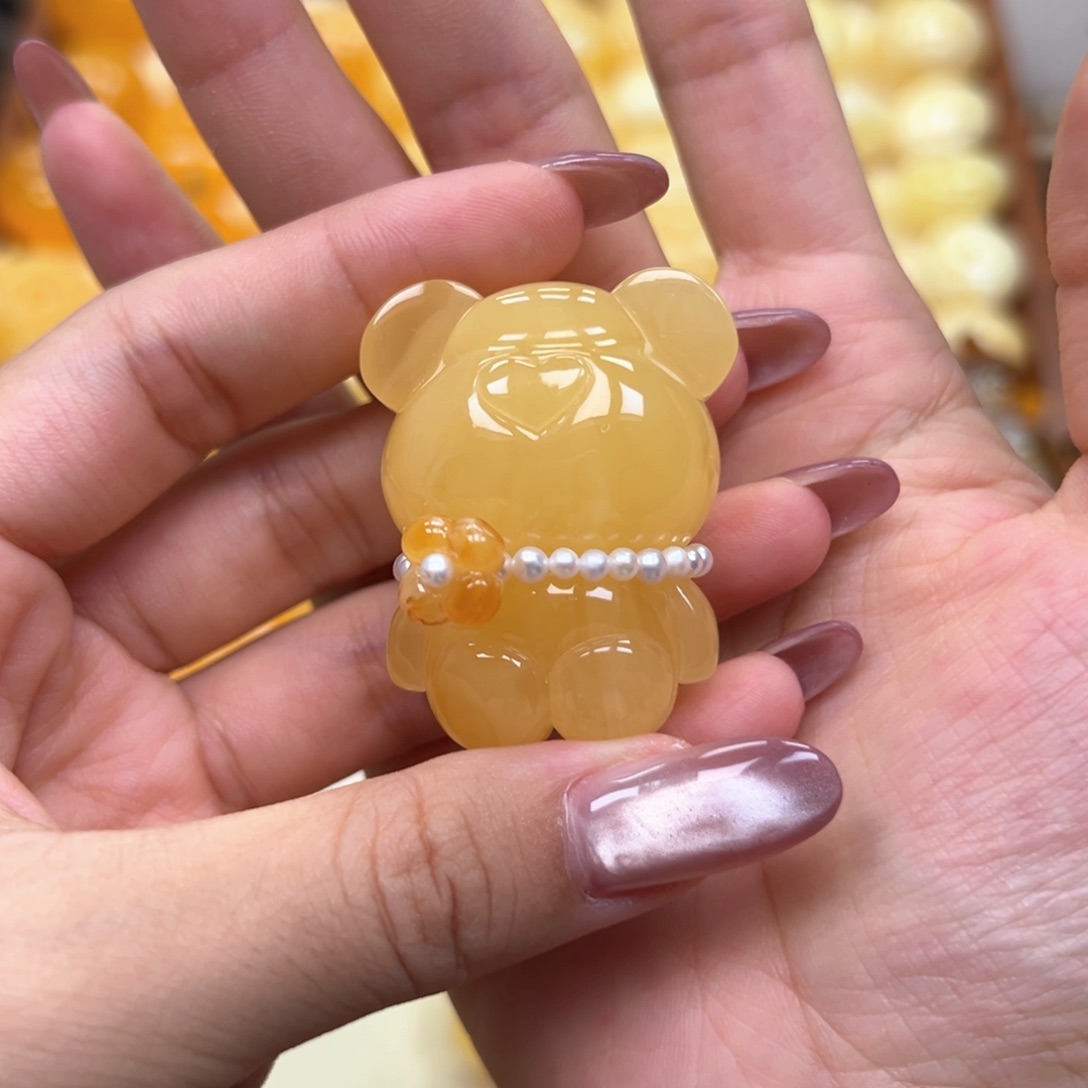 琥珀未镶嵌颈饰蜜蜡