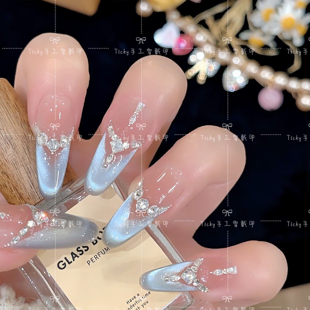 【蓝月谷】手工定制法式蓝色猫眼显白高级感穿戴甲指甲贴片