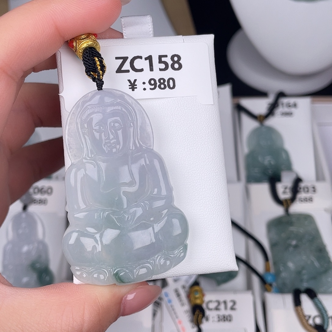 翡翠未镶嵌颈饰zc158