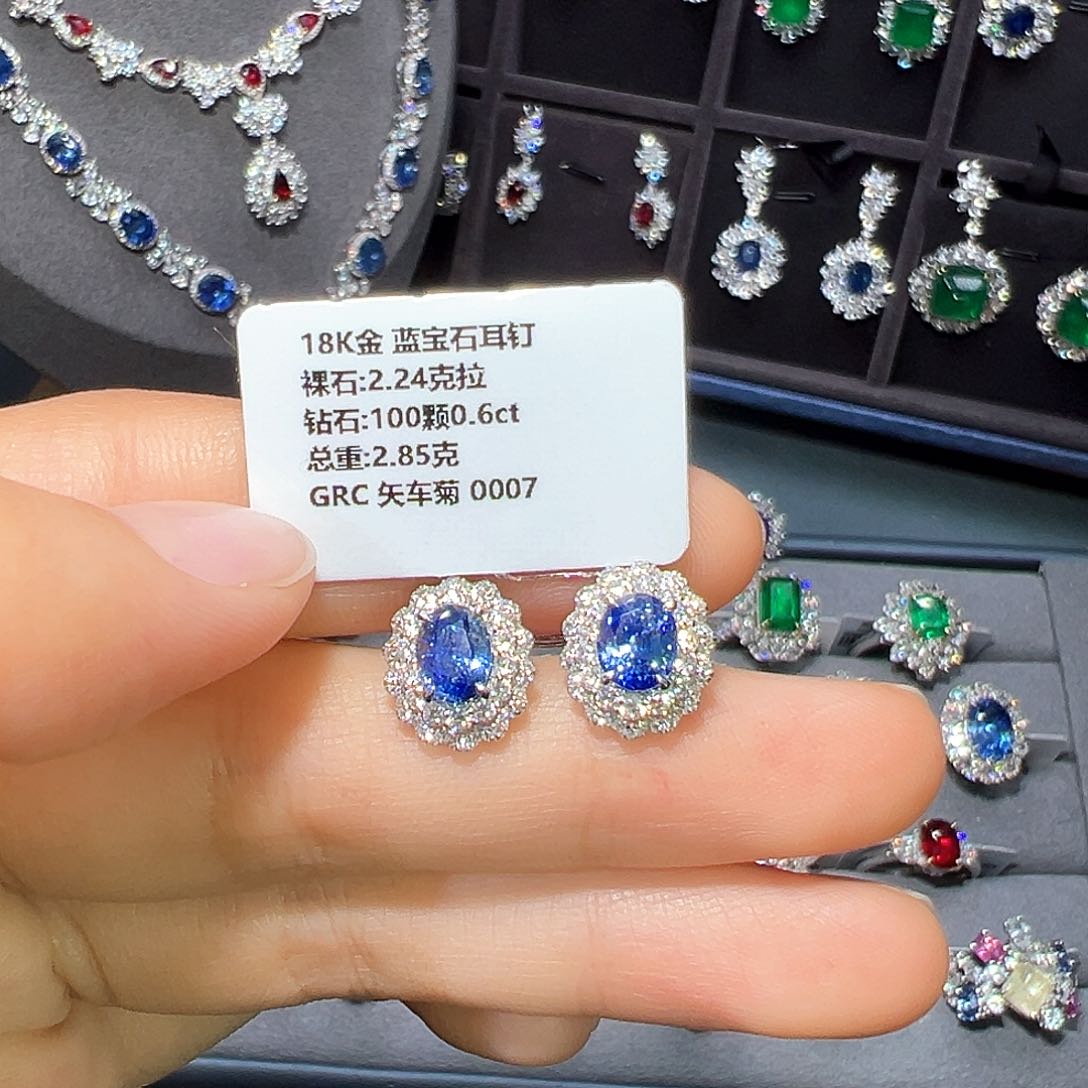 蓝宝石耳钉18K金镶嵌