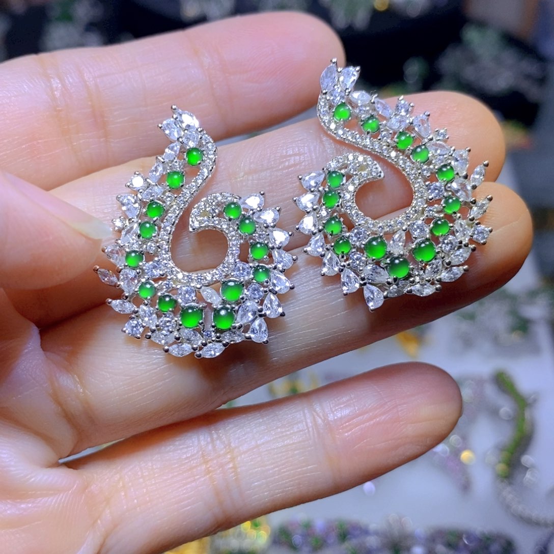 翡翠颈饰银S925镶嵌天然翡翠