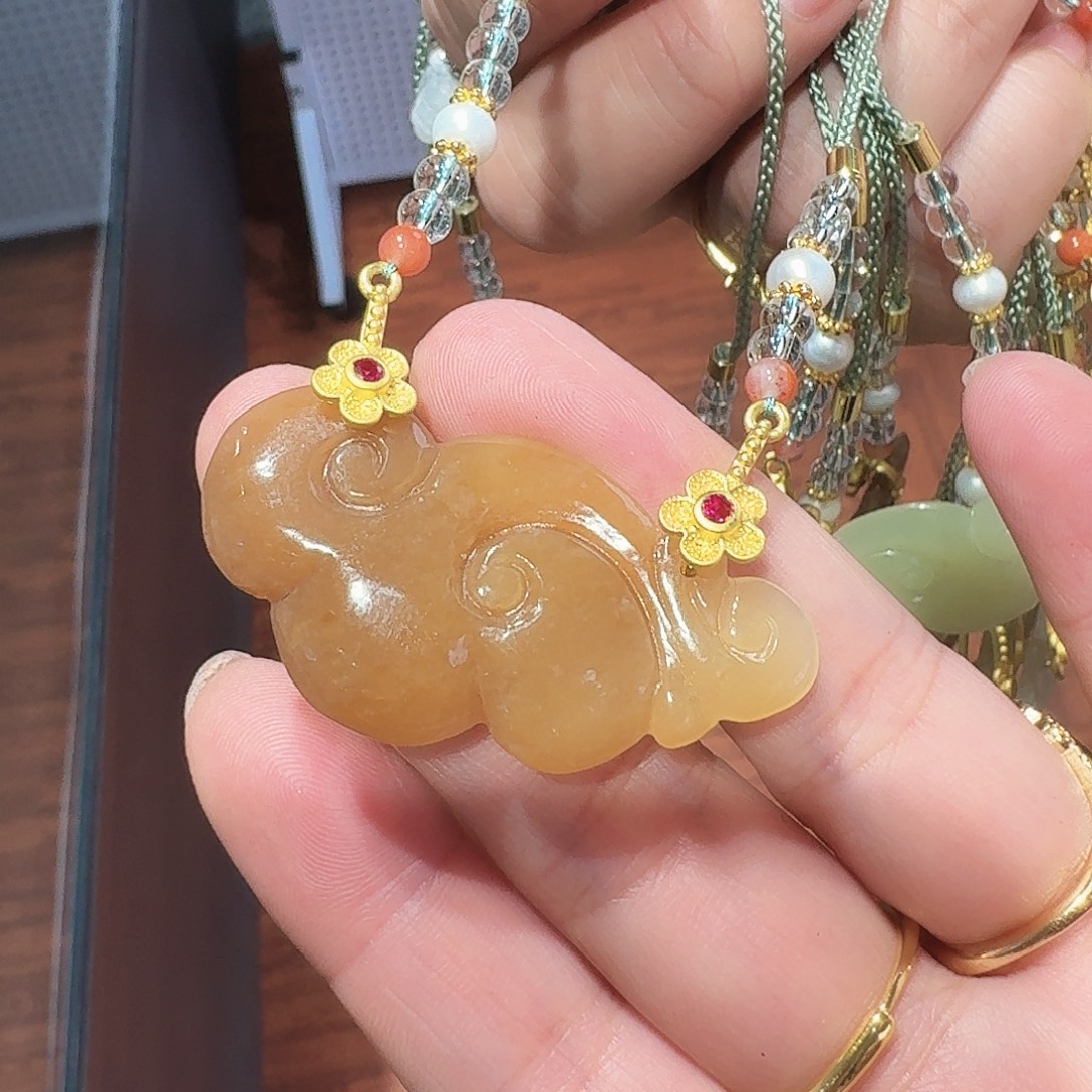 和田玉未镶嵌颈饰