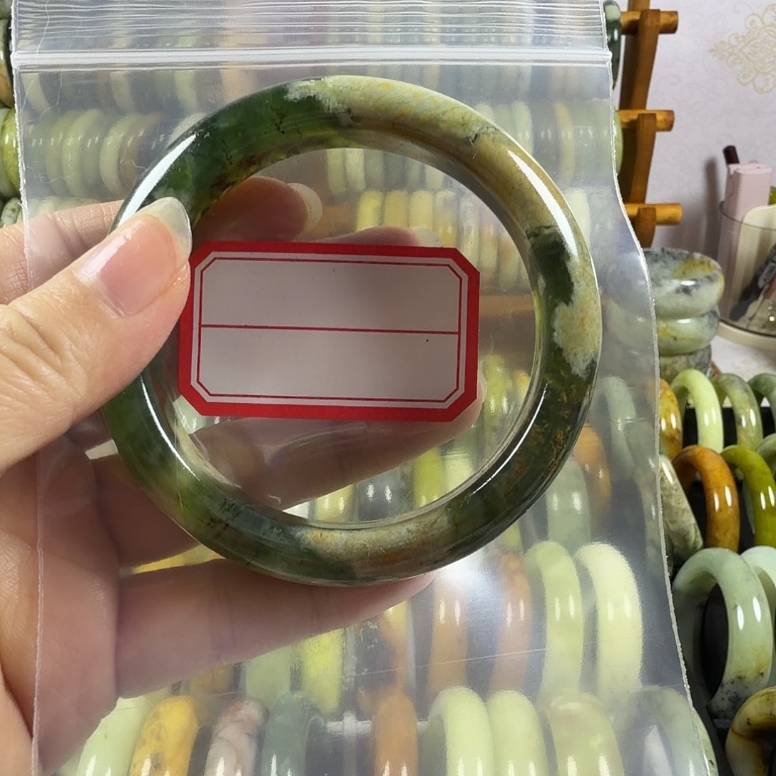 大***运蛇纹石玉未镶嵌手镯