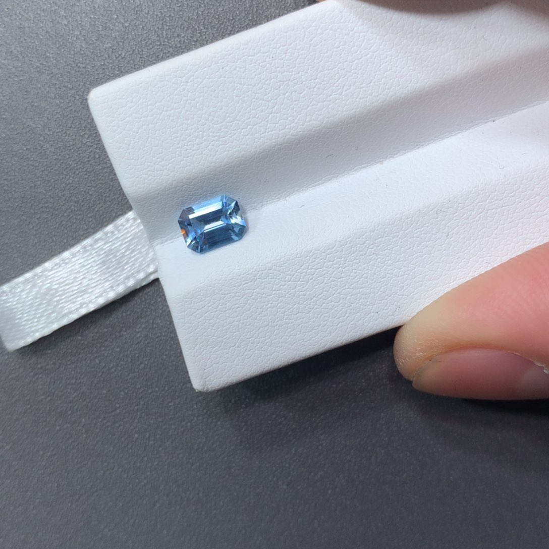 裸石海蓝宝石0.83克拉超圣