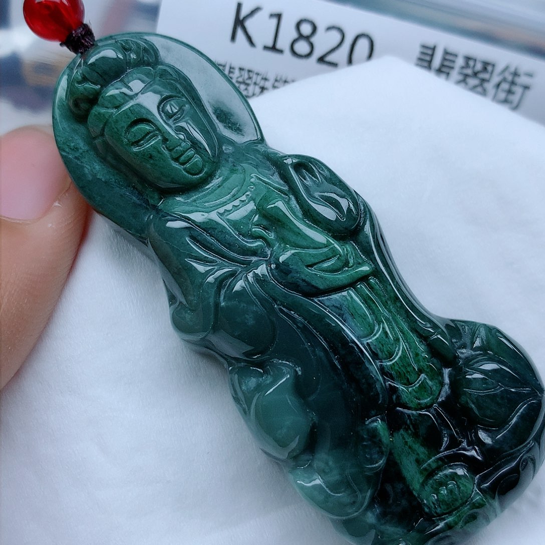 翡翠颈饰未镶嵌手串