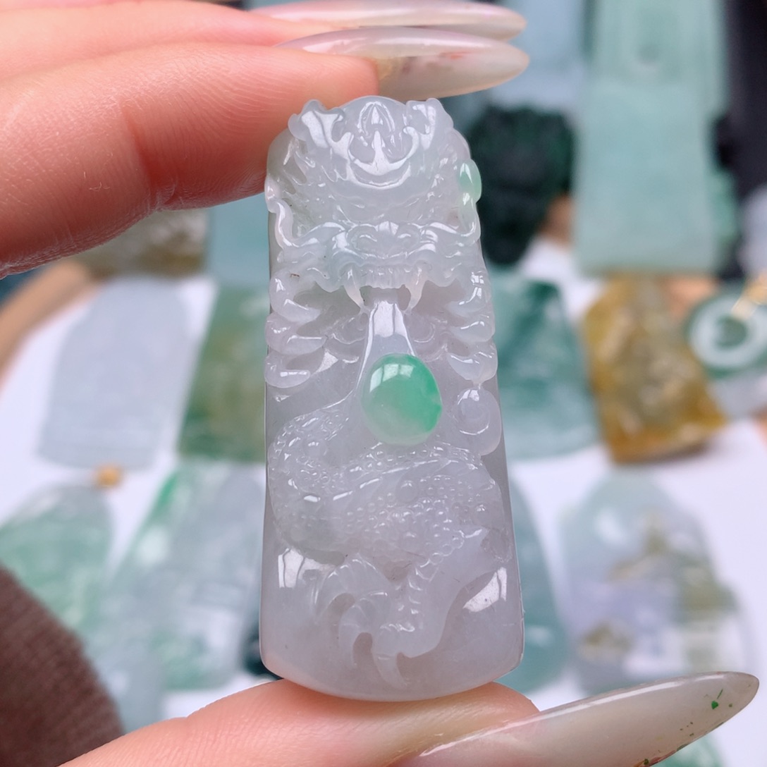 【闪购商品】翡翠颈饰未镶嵌龙牌