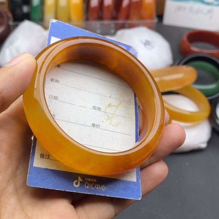 石英质玉未镶嵌手镯