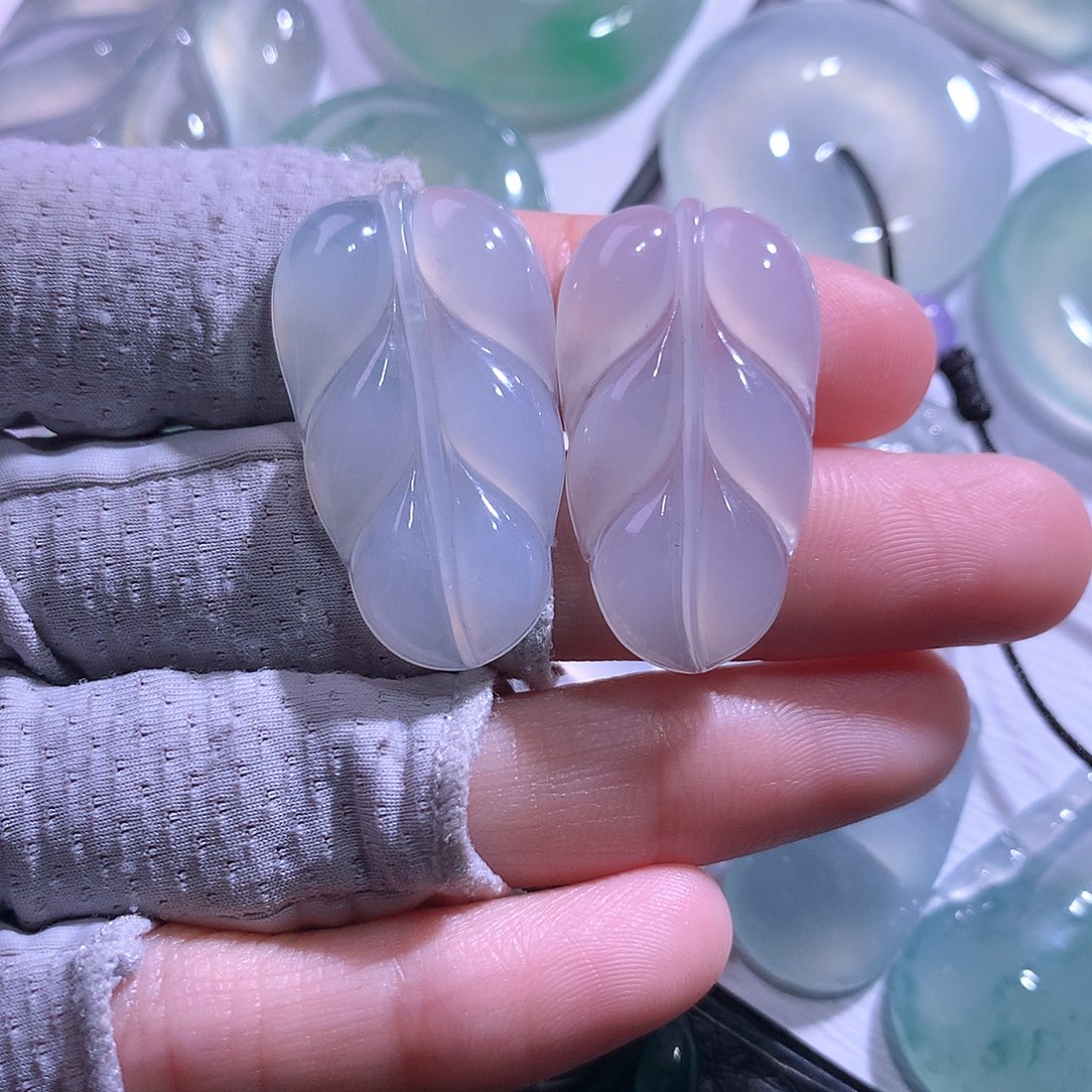 颈饰未镶嵌翡翠一对