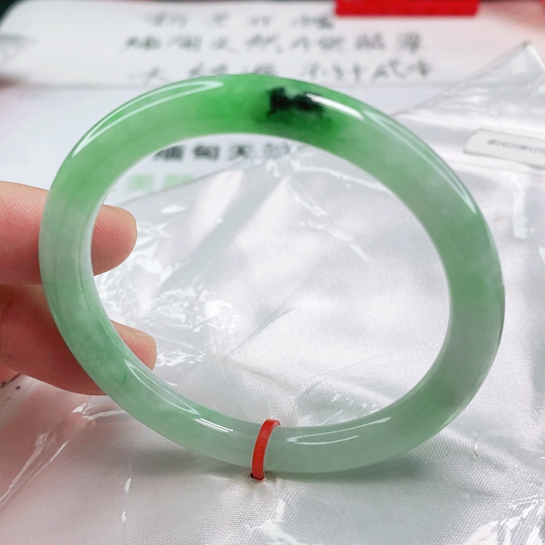 未镶嵌手镯翡翠54圈口圆条完整
