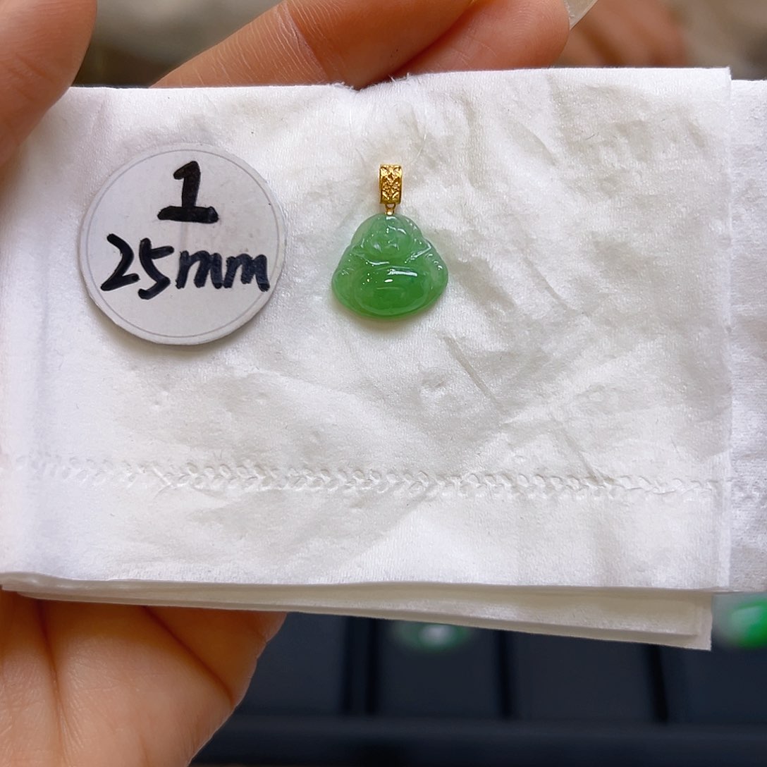 翡翠颈饰18K金镶嵌翡翠