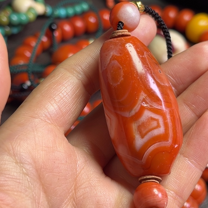 颈饰琉璃羊*旸琉璃………..