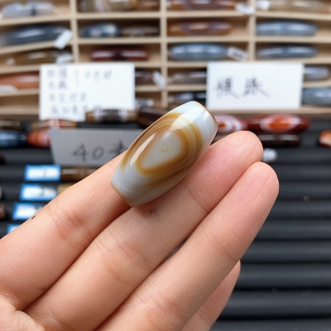 未镶嵌颈饰玛瑙/玉髓抖*