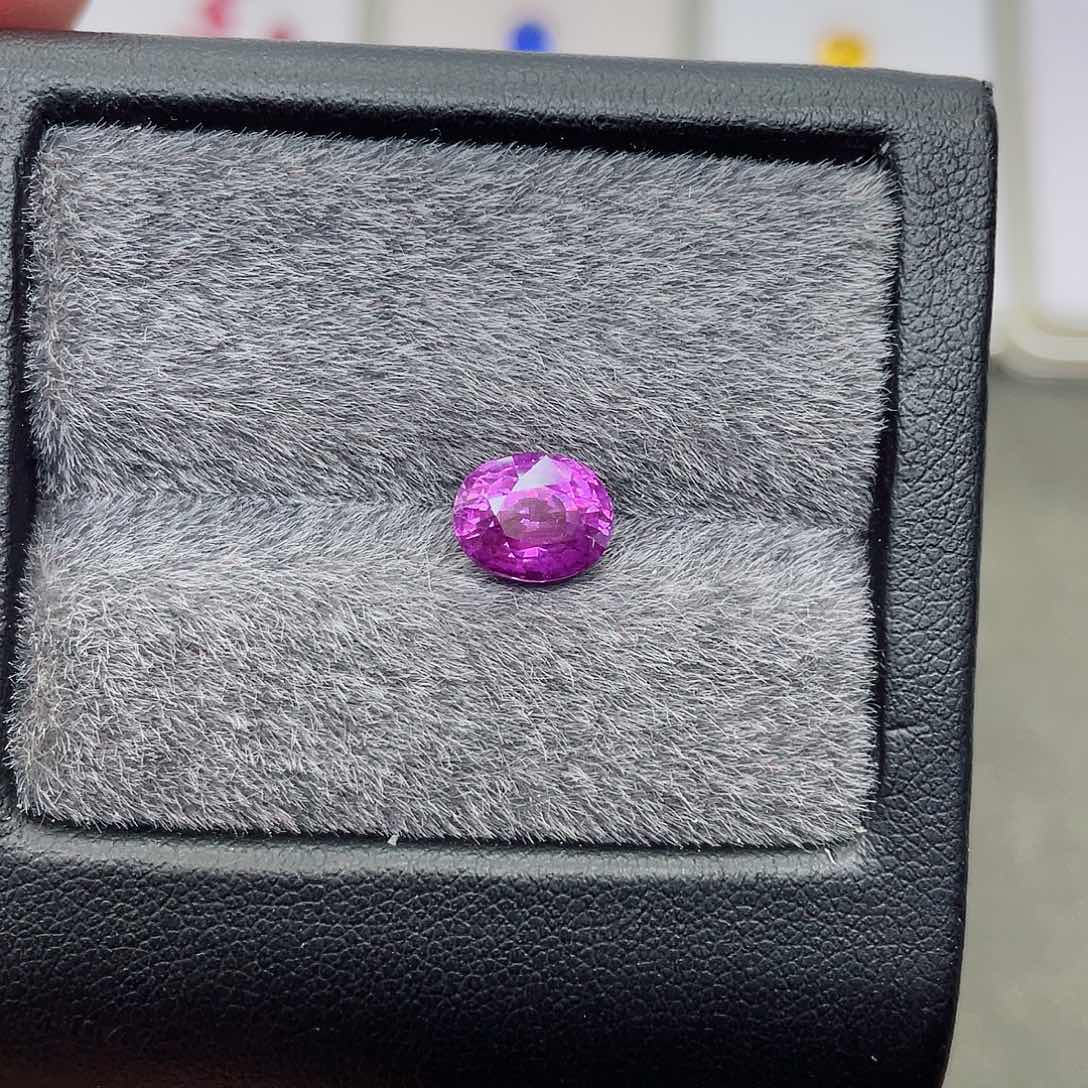 蓝宝石裸石未镶嵌2.65克拉无烧紫蓝宝璀璨薰衣草吉尔德证书