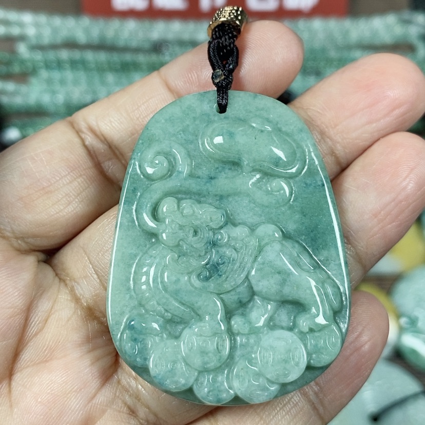 【闪购商品】翡翠颈饰未镶嵌玉吊坠翡翠玉飞天貔貅牌