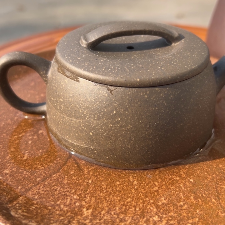紫砂茶案黑兔汉瓦150cc