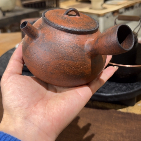 景德镇鱼和熊手工陶艺